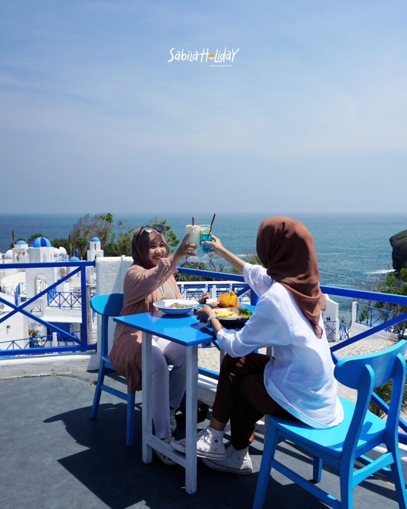 Pantai Jungwok Jogja terletak di Kabupaten Gunung Kidul.