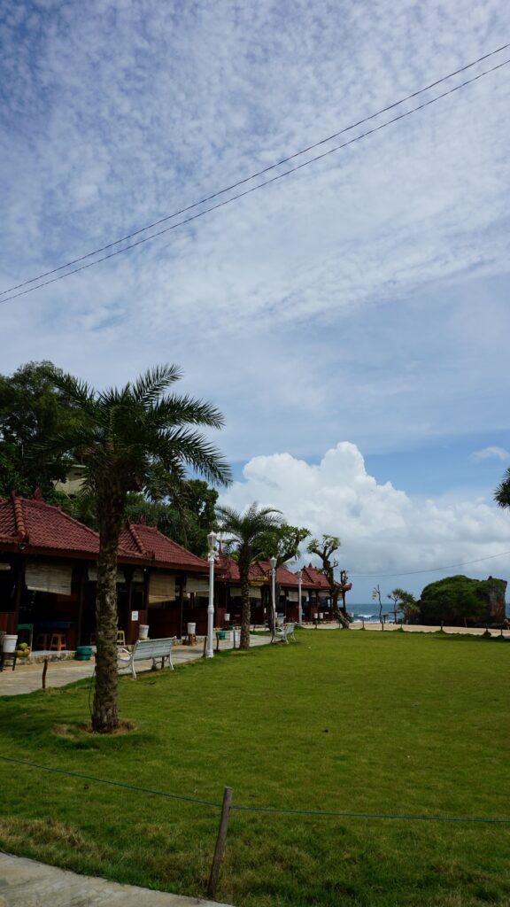 Pantai Mesra Jogja memiliki spot menarik untuk berfoto.
